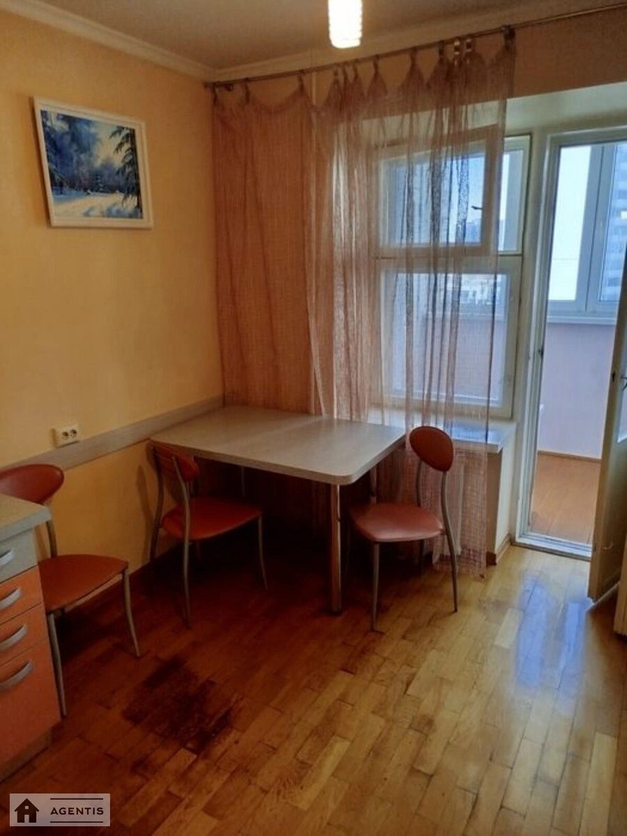 Сдам квартиру. 2 rooms, 60 m², 8th floor/14 floors. 14, Срибнокильская 14, Киев. 