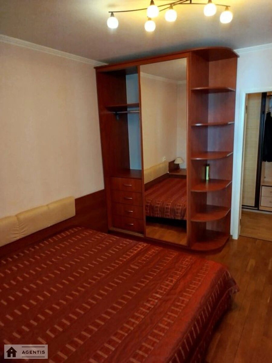 Apartment for rent. 2 rooms, 60 m², 8th floor/14 floors. 14, Sribnokilska 14, Kyiv. 