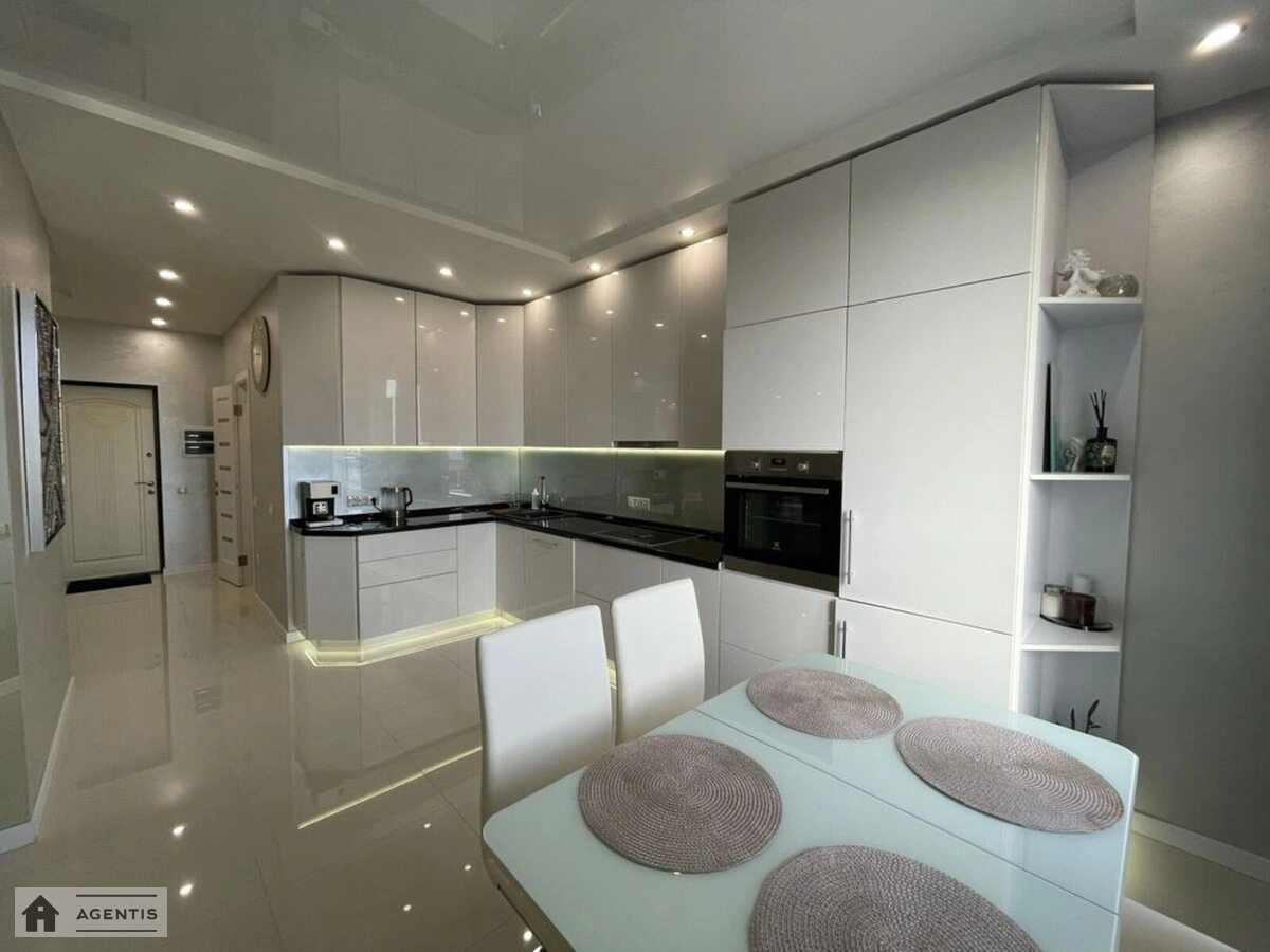 Apartment for rent. 1 room, 55 m², 14 floor/24 floors. 20, Solomyanska vul., Kyiv. 