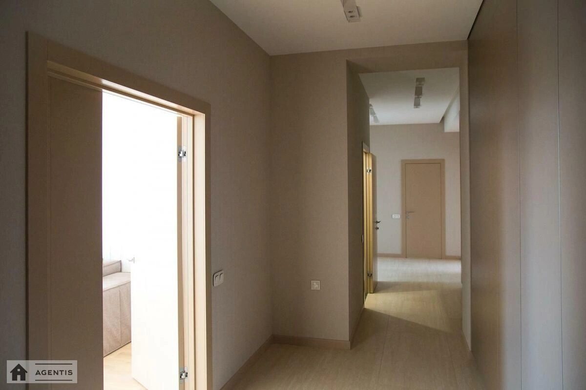 Apartment for rent. 3 rooms, 100 m², 11 floor/16 floors. 4, Volodymyra Ivasyuka prosp. Heroyiv Stalinhrada, Kyiv. 