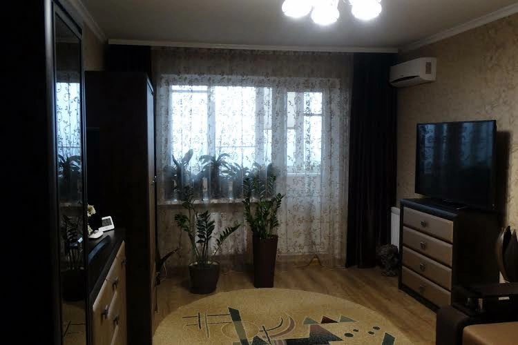 Apartments for sale. 1 room, 45 m², 7th floor/10 floors. 113, Ul.Symonenka, Brovary. 