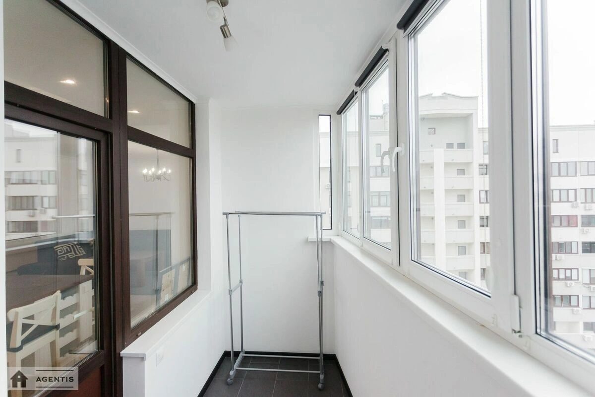 Apartment for rent. 2 rooms, 74 m², 25 floor/25 floors. 4, Aviakonstruktora Ihorya Sikorskoho vul., Kyiv. 
