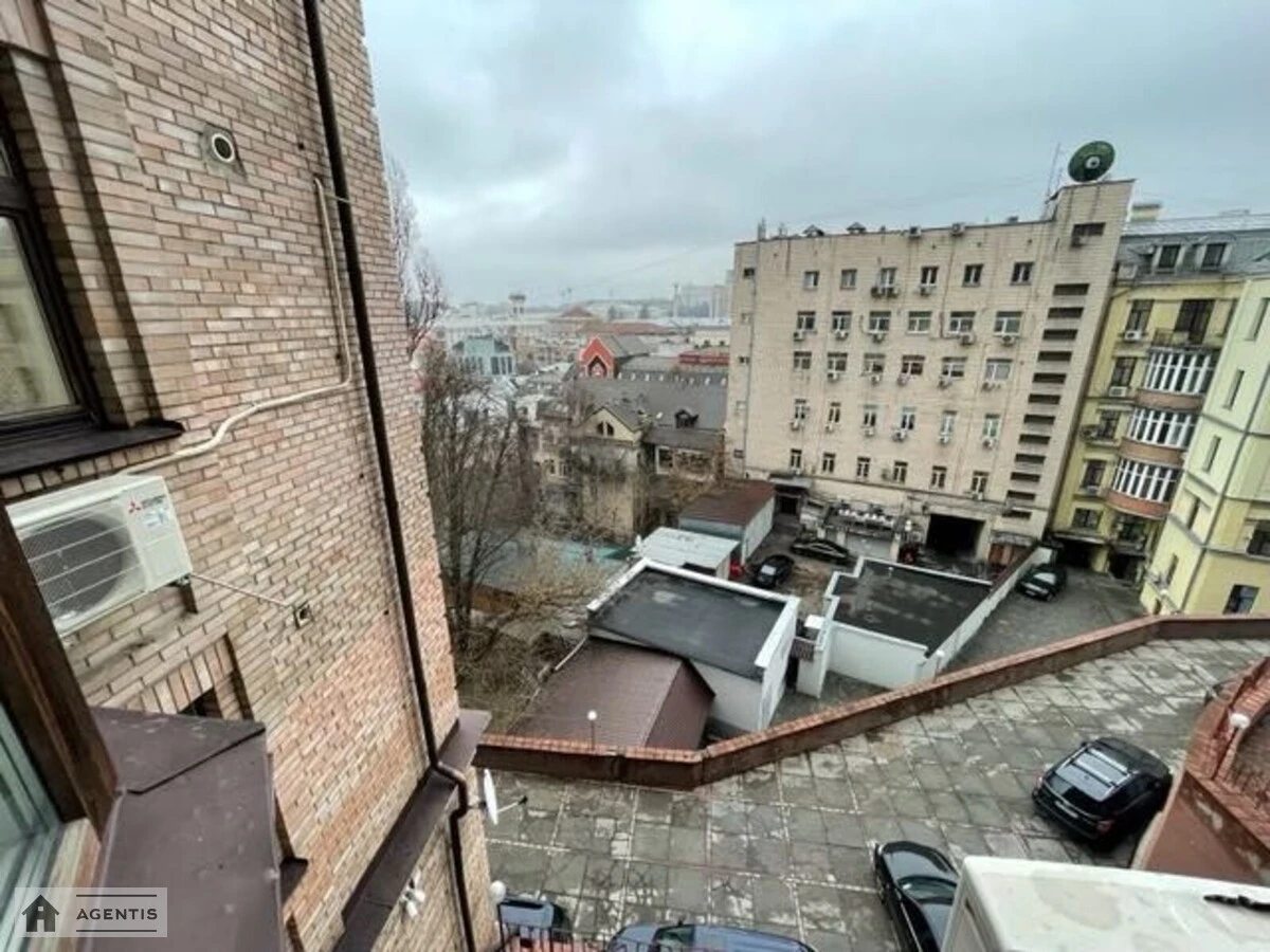Сдам квартиру. 4 rooms, 176 m², 3rd floor/11 floors. 14, Паторжинского 14, Киев. 