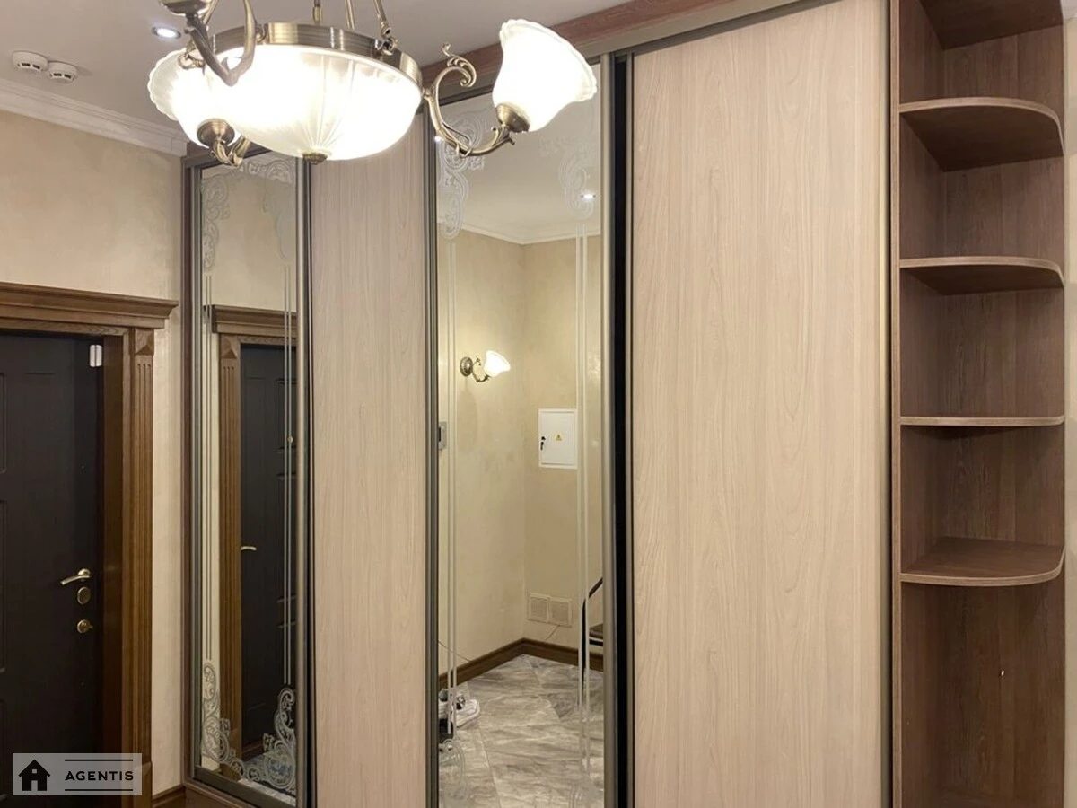Apartment for rent. 2 rooms, 100 m², 17 floor/24 floors. 8, Preobrazhenska vul. Ivana Klymenka, Kyiv. 