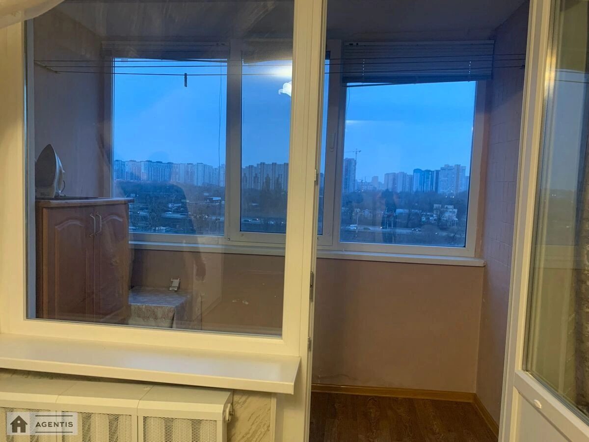 Apartment for rent. 2 rooms, 45 m², 9th floor/9 floors. 26, Bereznyakivska 26, Kyiv. 