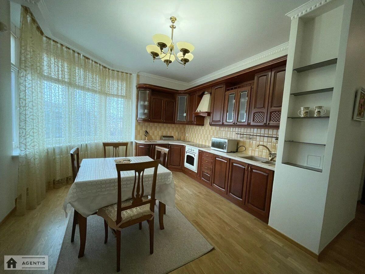 Apartment for rent. 4 rooms, 160 m², 10th floor/23 floors. 5, Klovskiy 5, Kyiv. 
