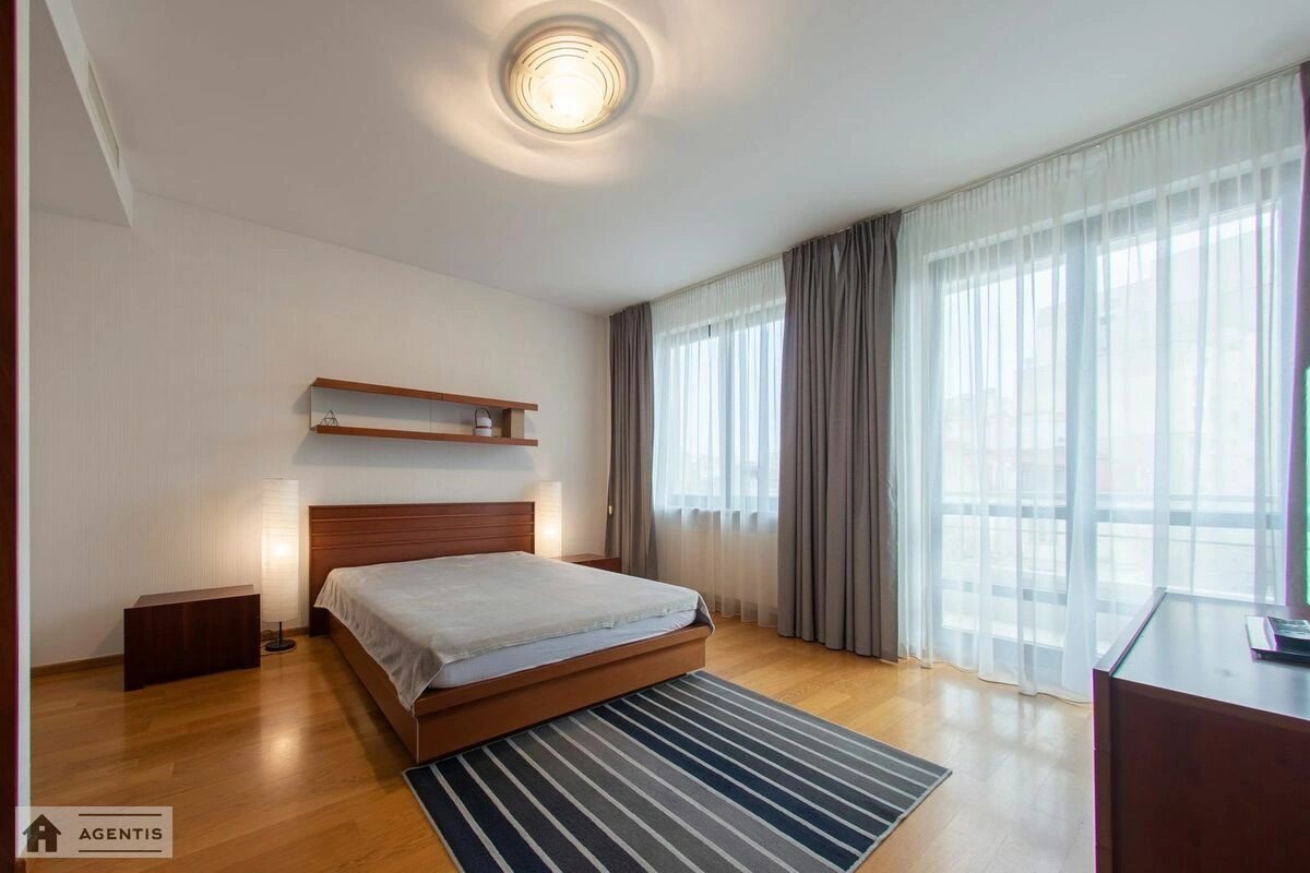 Apartment for rent. 4 rooms, 135 m², 5th floor/9 floors. 13, Butyshev prov. Andriya Ivanova, Kyiv. 