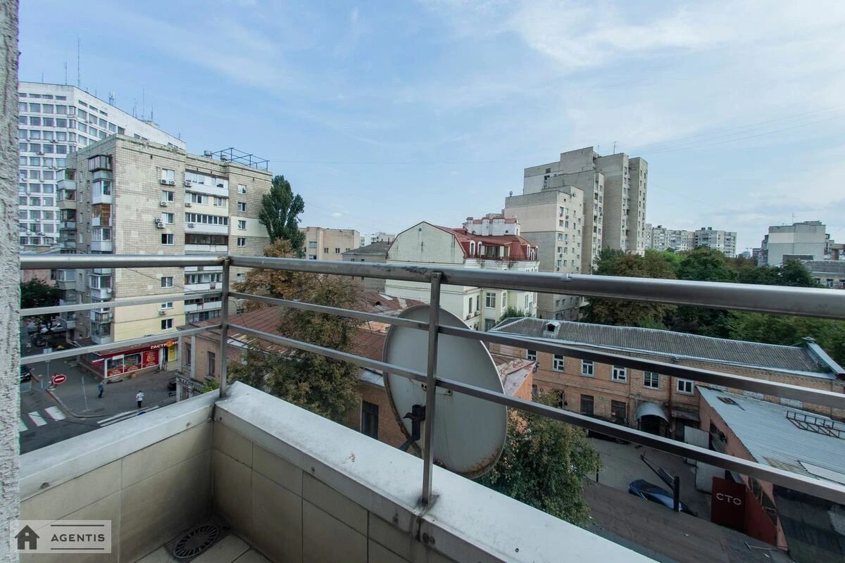 Apartment for rent. 4 rooms, 135 m², 5th floor/9 floors. 13, Butyshev prov. Andriya Ivanova, Kyiv. 