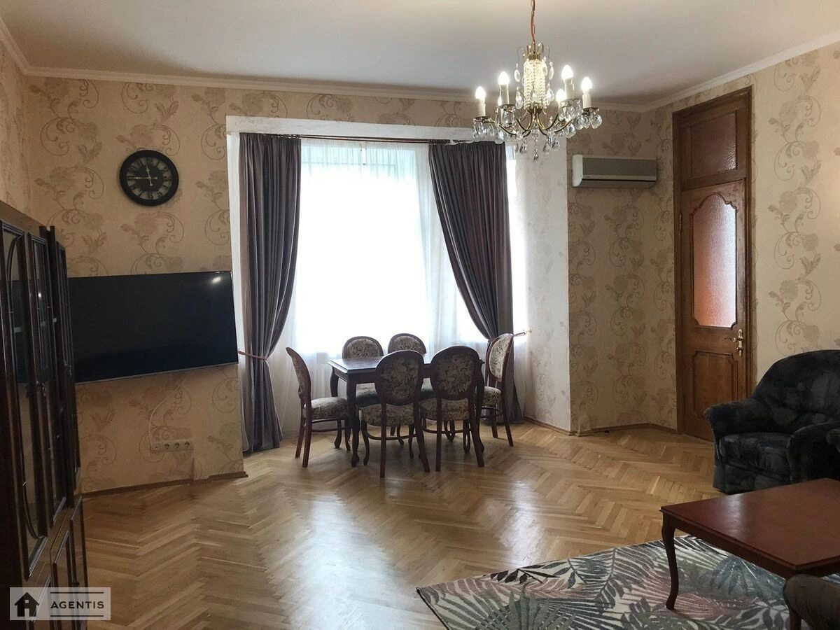 Apartment for rent 4 rooms, 120 m², 4th fl./6 floors. 7, Akademika Bohomoltsya vul., Kyiv. 