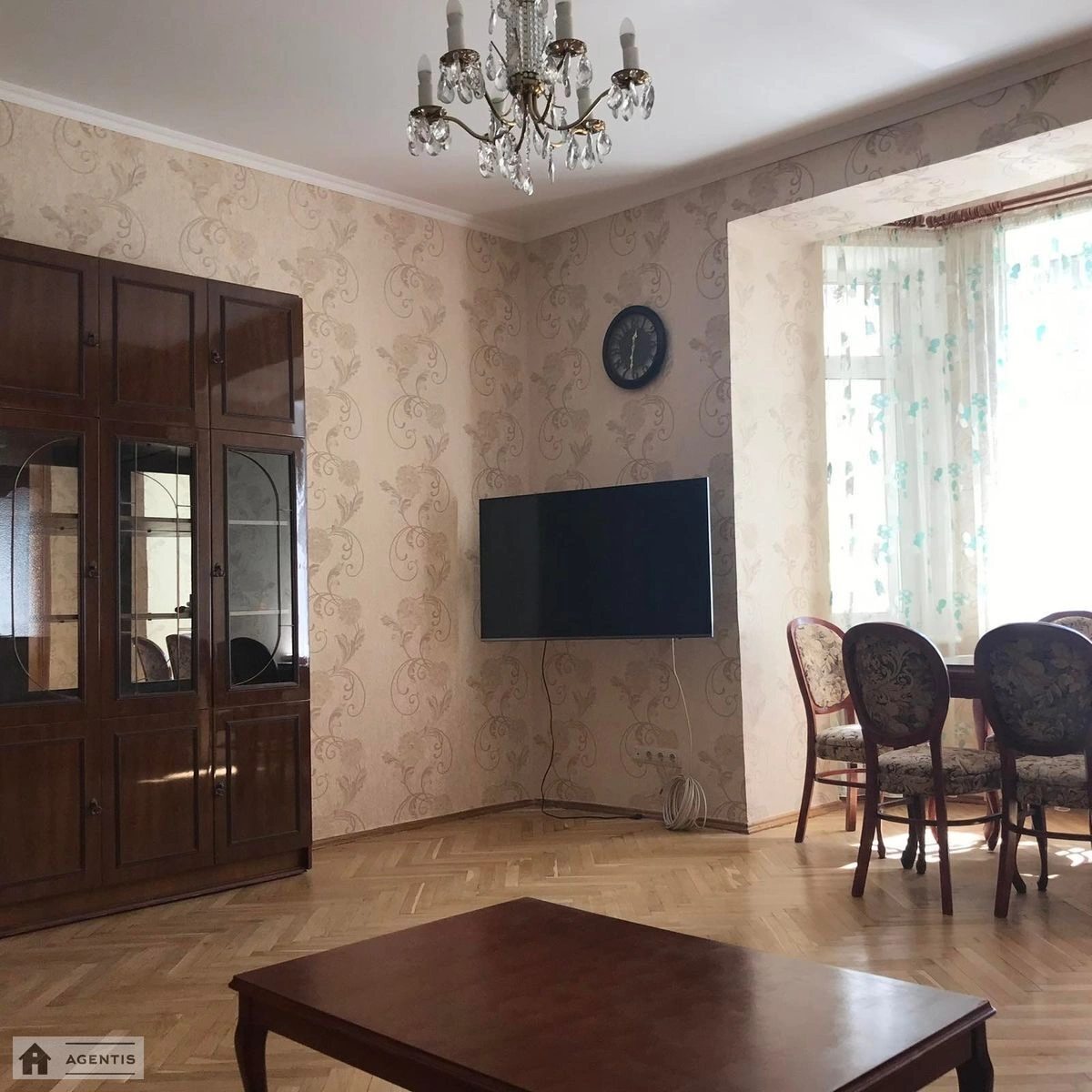 Apartment for rent 4 rooms, 120 m², 4th fl./6 floors. 7, Akademika Bohomoltsya vul., Kyiv. 