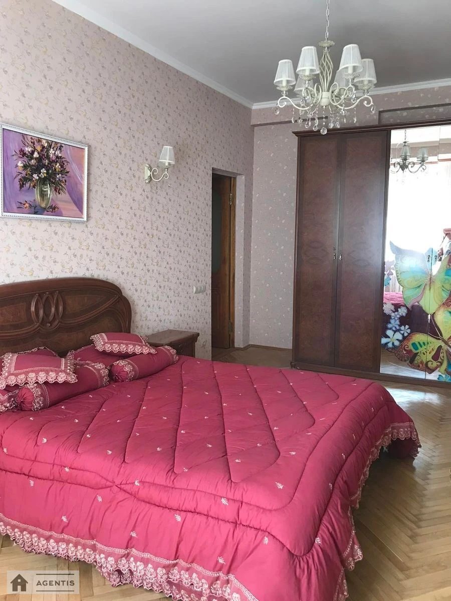 Apartment for rent 4 rooms, 120 m², 4th fl./6 floors. 7, Akademika Bohomoltsya vul., Kyiv. 