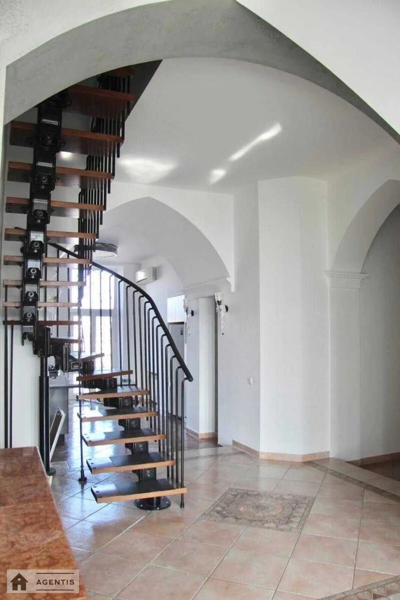 Apartment for rent. 4 rooms, 250 m², 8th floor/8 floors. 6, Zankovetckoyi 6, Kyiv. 