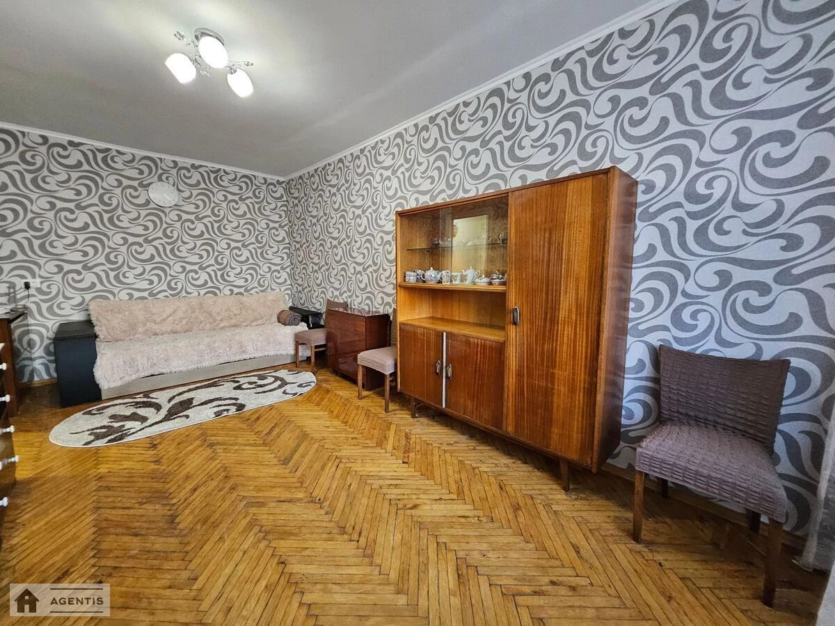 Сдам квартиру. 1 room, 35 m², 4th floor/5 floors. 6, Миколи Міхновського бульв. (Дружби Народів), Киев. 