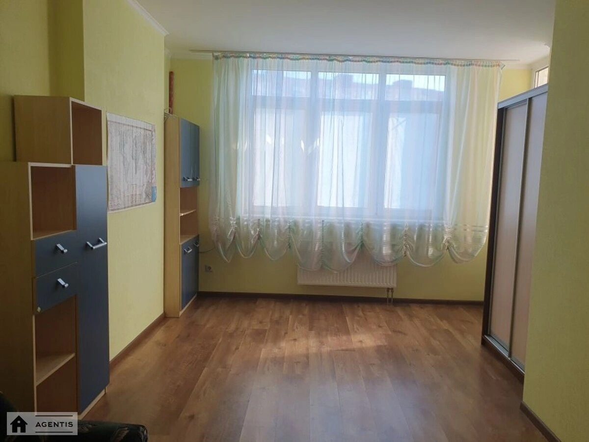 Сдам квартиру. 3 rooms, 85 m², 10th floor/23 floors. Саперно-Слободская, Киев. 