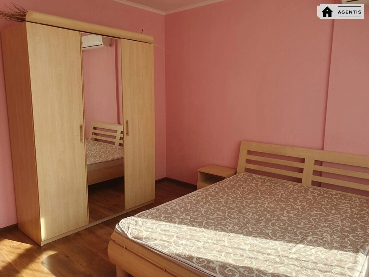 Здам квартиру. 3 rooms, 85 m², 10th floor/25 floors. 24, Саперно-Слобідська 24, Київ. 
