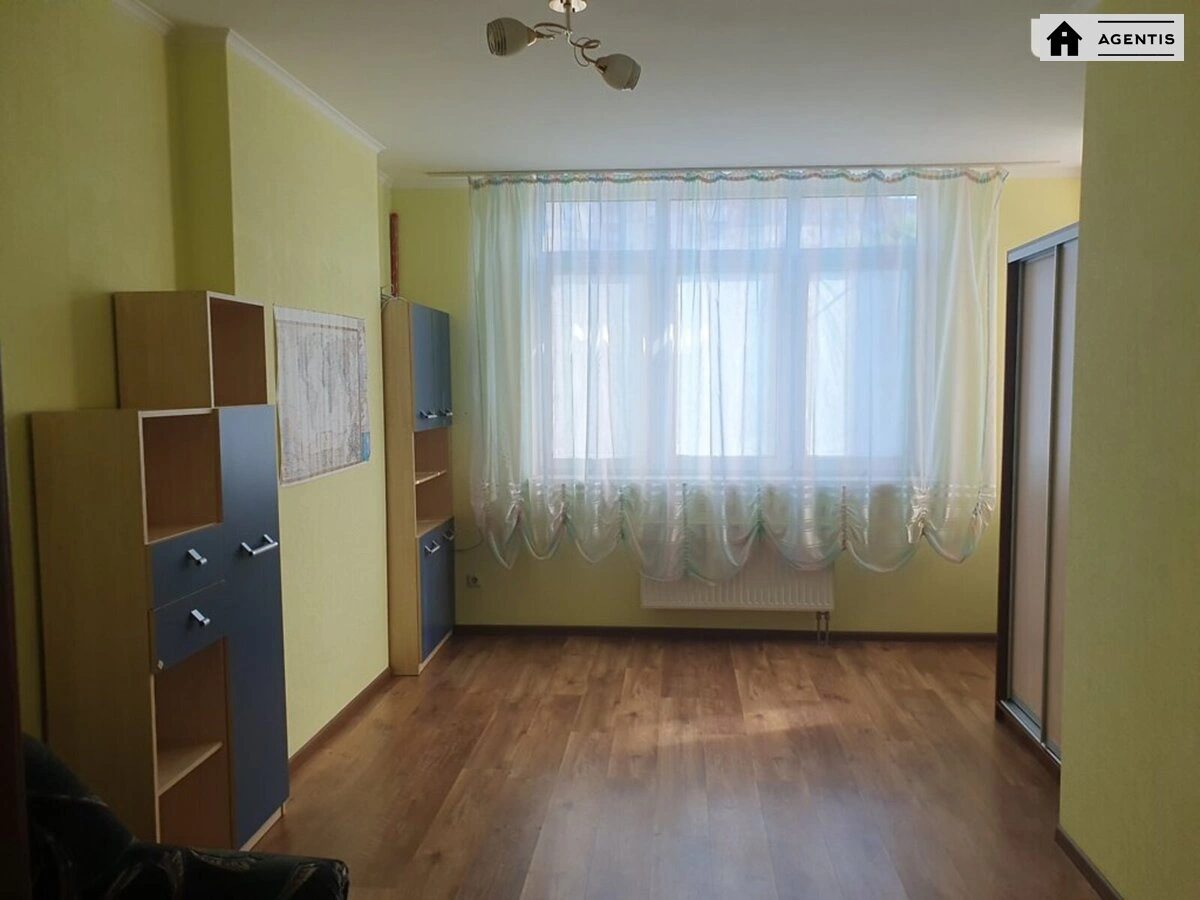 Здам квартиру. 3 rooms, 85 m², 10th floor/25 floors. 24, Саперно-Слобідська 24, Київ. 