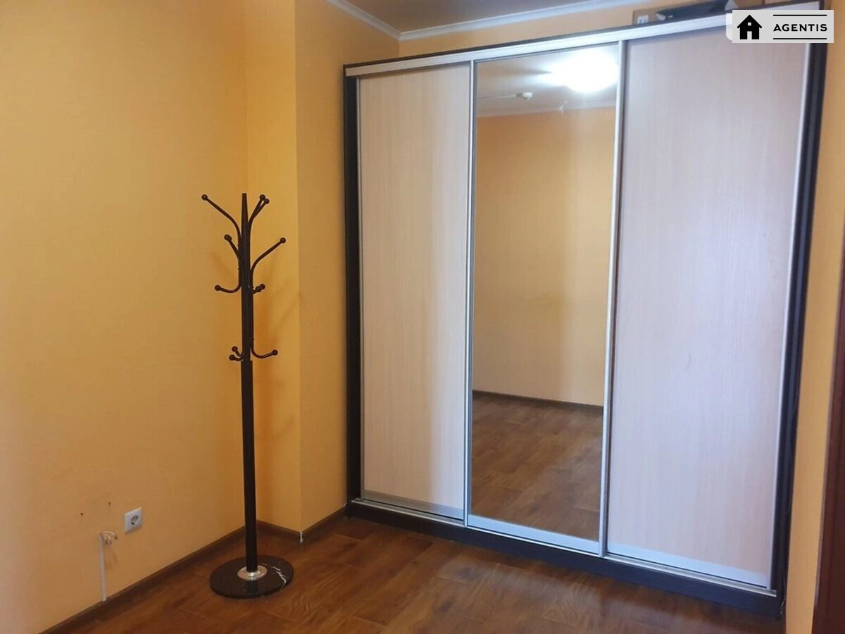 Apartment for rent. 3 rooms, 85 m², 10th floor/25 floors. 24, Saperno-Slobidska 24, Kyiv. 
