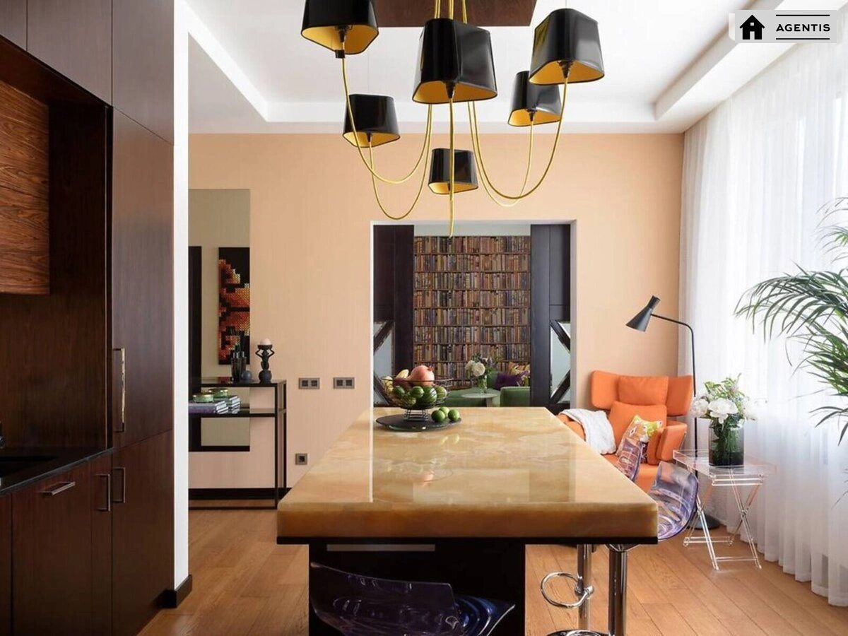 Apartment for rent. 2 rooms, 84 m², 14 floor/14 floors. 52, Zlatoustivska vul., Kyiv. 