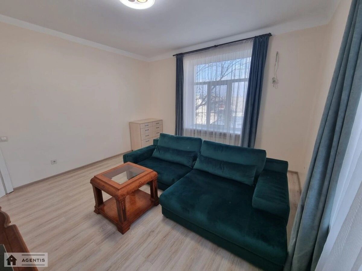 Apartment for rent. 3 rooms, 98 m², 5th floor/5 floors. 23, Pochaynynska 23, Kyiv. 