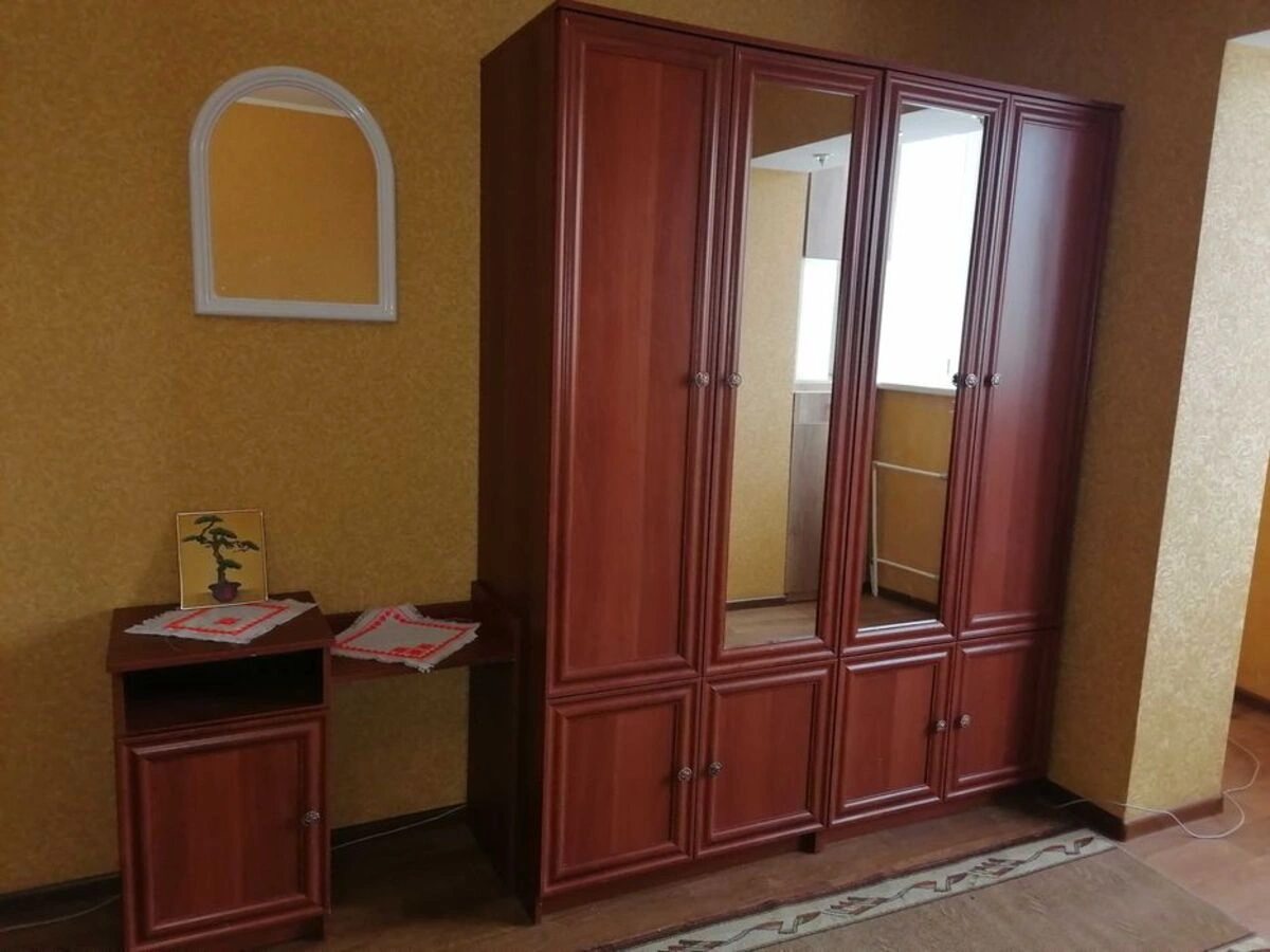 Apartment for rent. 1 room, 38 m², 7th floor/9 floors. Nataliyi Uzhviy vul., Kyiv. 