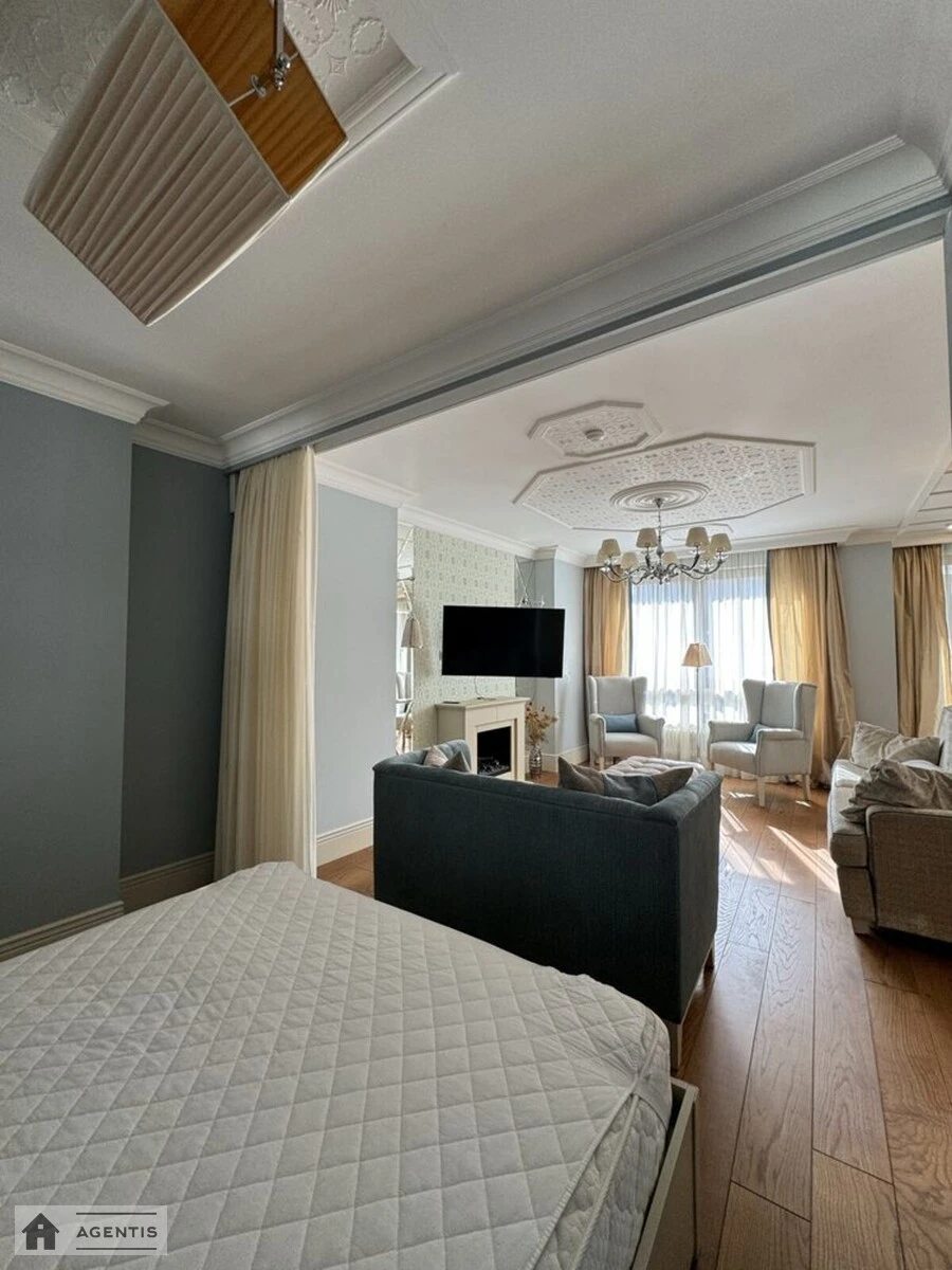 Сдам квартиру. 1 room, 64 m², 3rd floor/23 floors. Жилянская, Киев. 