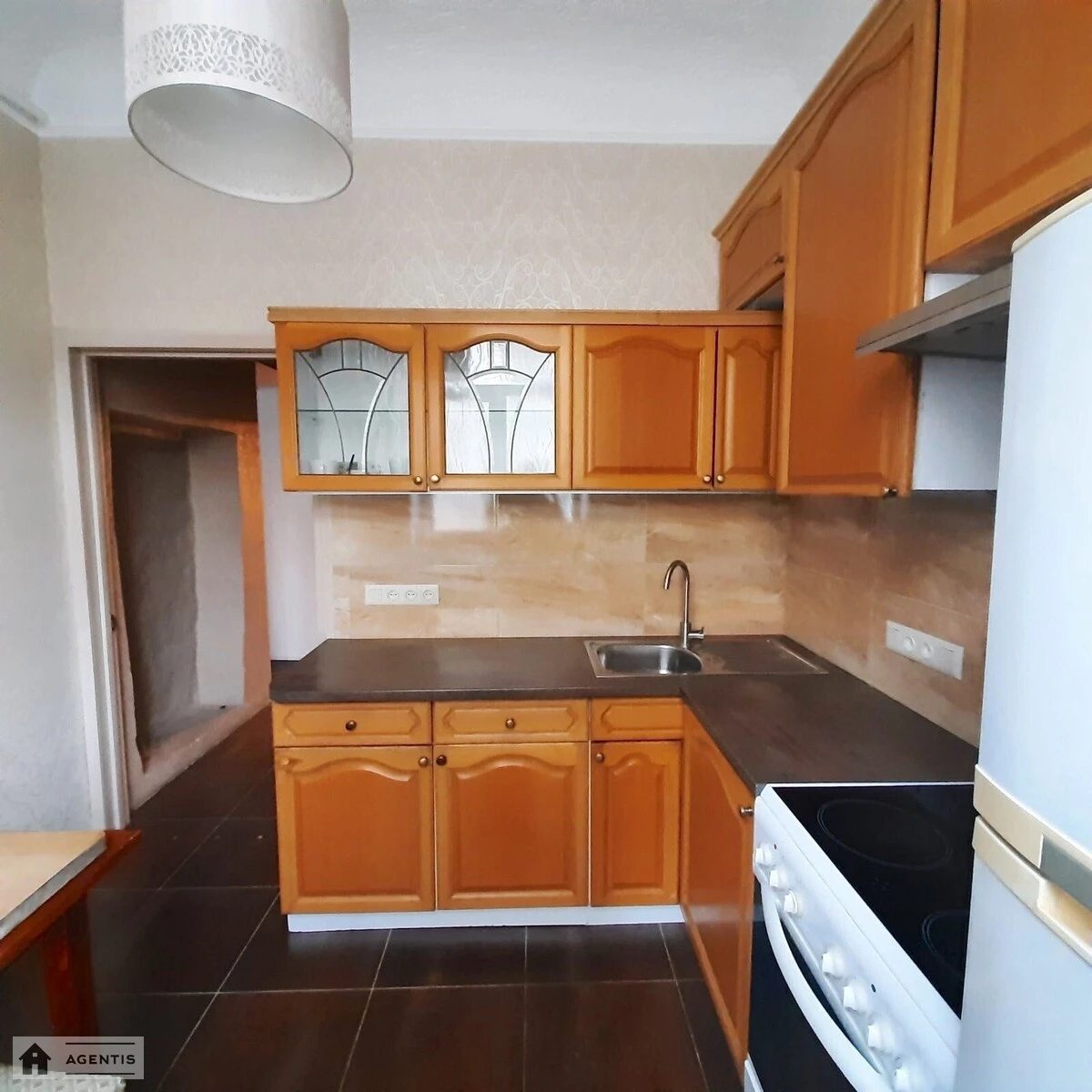 Apartment for rent. 3 rooms, 73 m², 2nd floor/5 floors. 58, Vasylya Tyutyunnyka vul. Anri Barbyusa, Kyiv. 