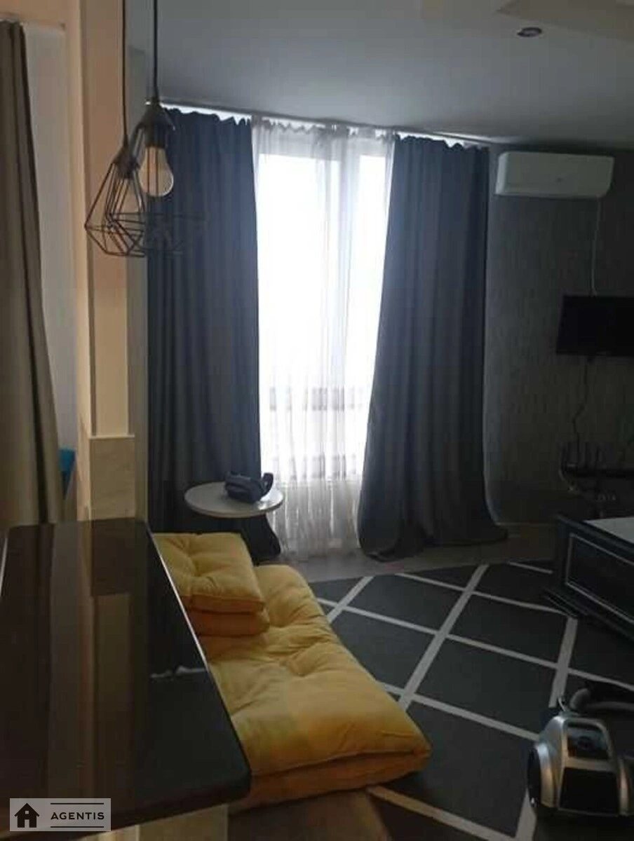 Apartment for rent. 1 room, 40 m², 15 floor/24 floors. Darnytskyy rayon, Kyiv. 