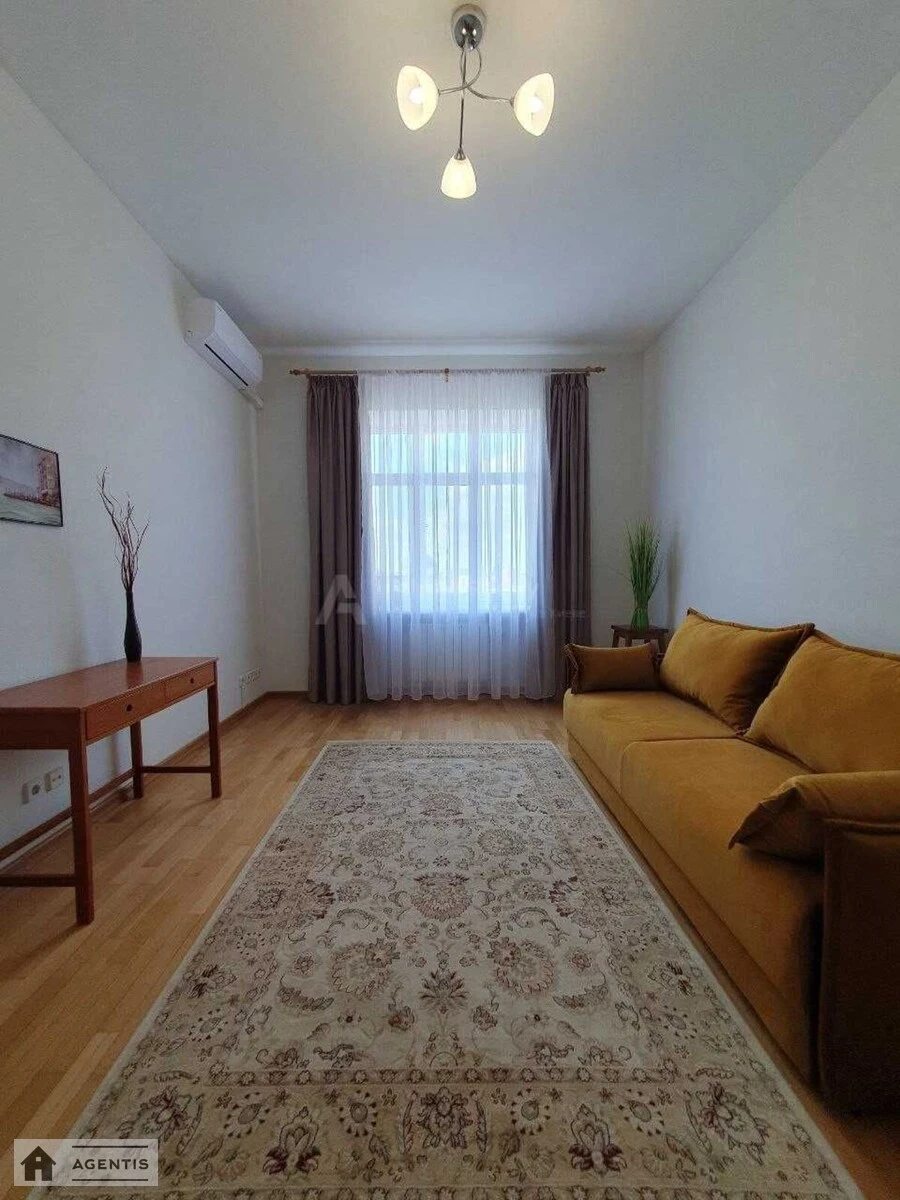 Сдам квартиру. 3 rooms, 120 m², 4th floor/8 floors. 2, Лысенко 2, Киев. 