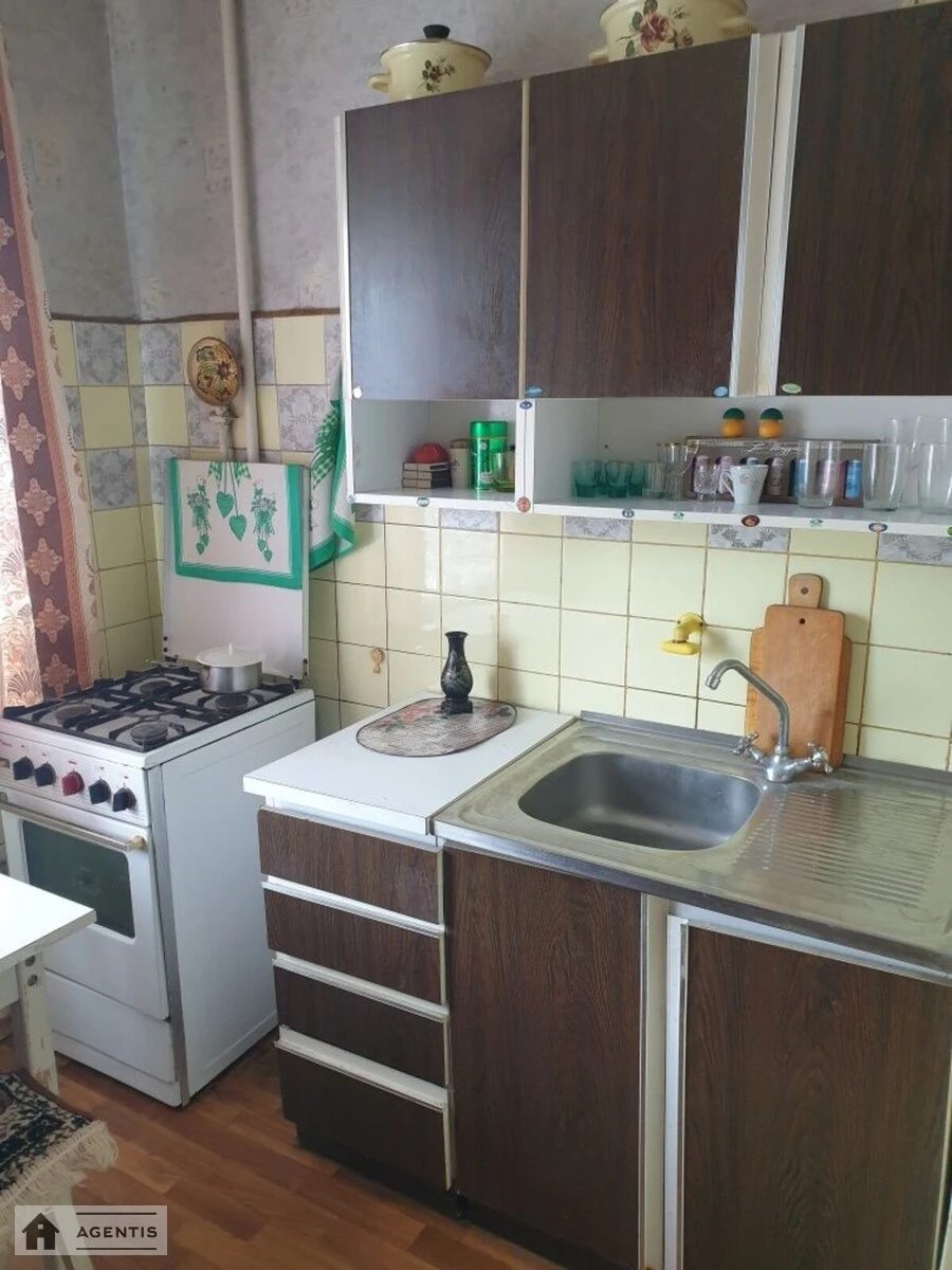 Apartment for rent. 2 rooms, 50 m², 3rd floor/9 floors. 4, Yordanska vul. Layosha Havro, Kyiv. 