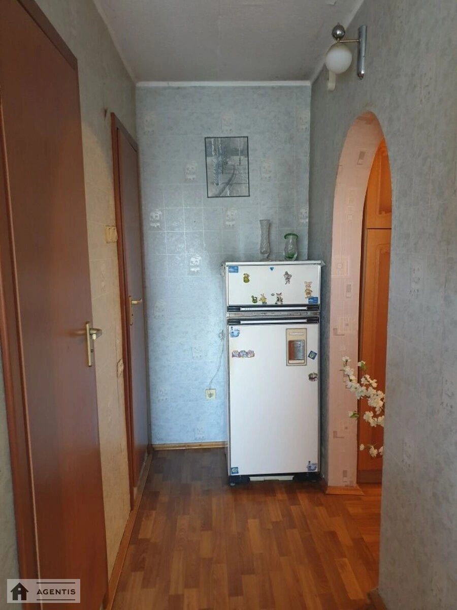 Apartment for rent. 2 rooms, 50 m², 3rd floor/9 floors. 4, Yordanska vul. Layosha Havro, Kyiv. 