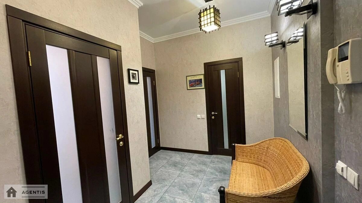 Apartment for rent. 2 rooms, 56 m², 18 floor/25 floors. 37, Vasylya Tyutyunnyka vul. Anri Barbyusa, Kyiv. 