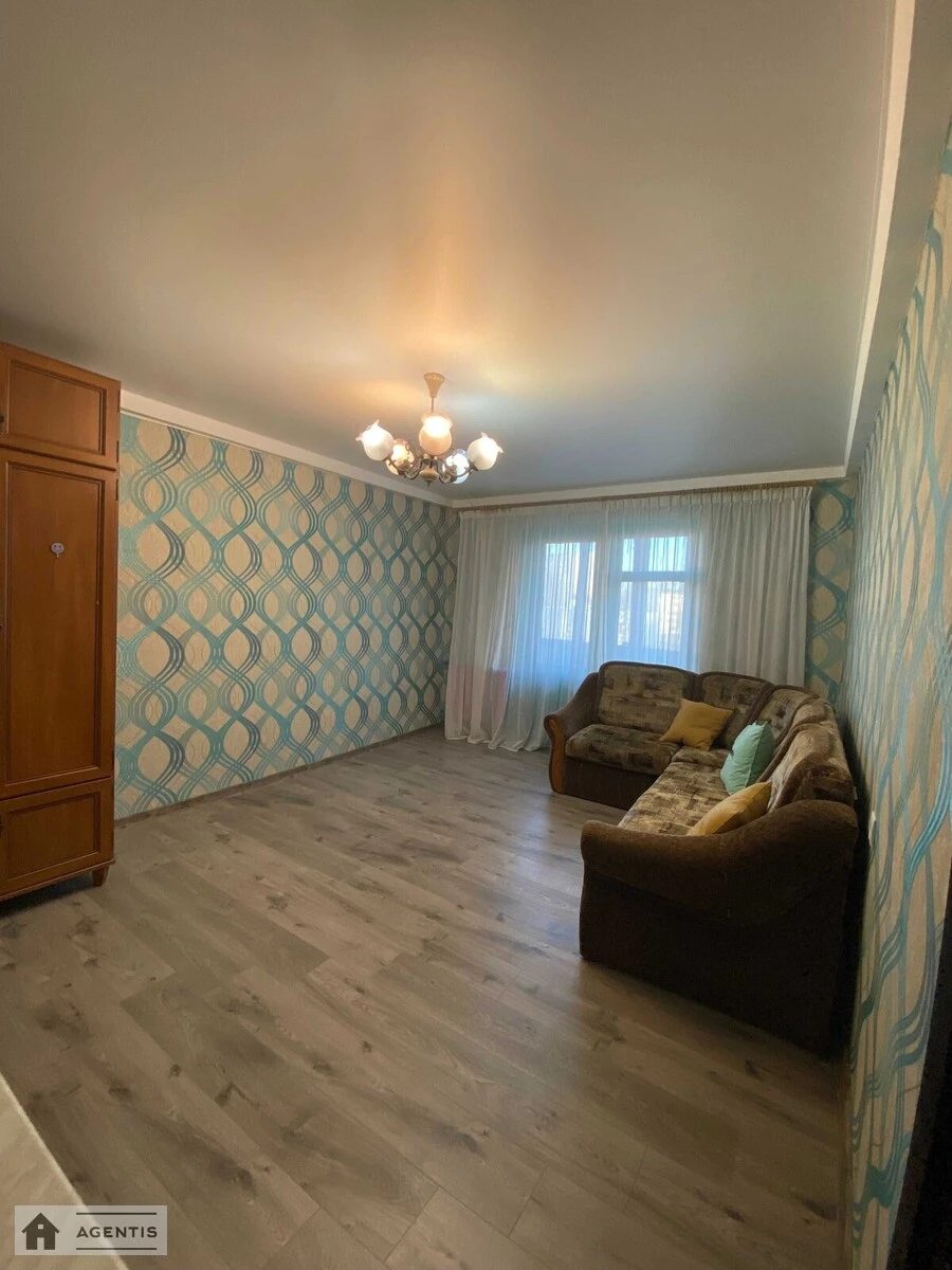 Apartment for rent. 2 rooms, 48 m², 3rd floor/9 floors. 9, Milutenka 9, Kyiv. 