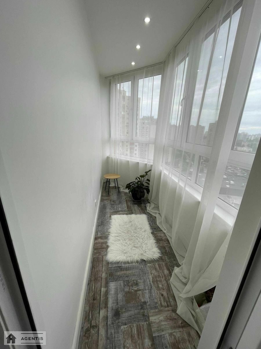 Apartment for rent. 3 rooms, 104 m², 18 floor/25 floors. 34, Anny Akhmatovoyi vul., Kyiv. 