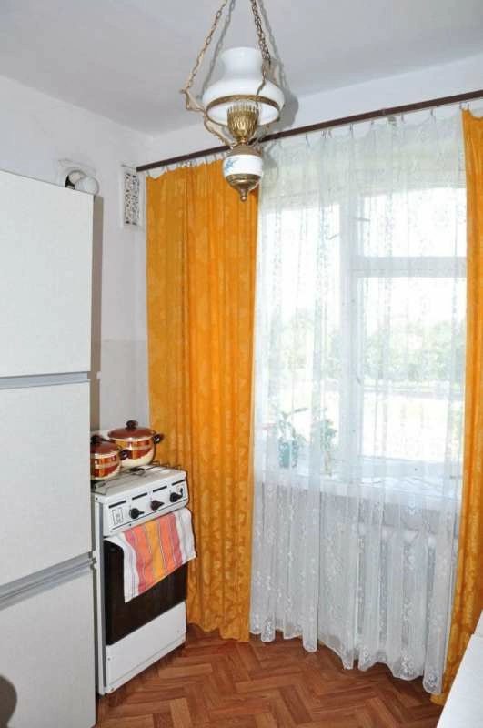 Продаж квартири. 1 room, 32 m², 5th floor/5 floors. 15, Роганская, Харків. 