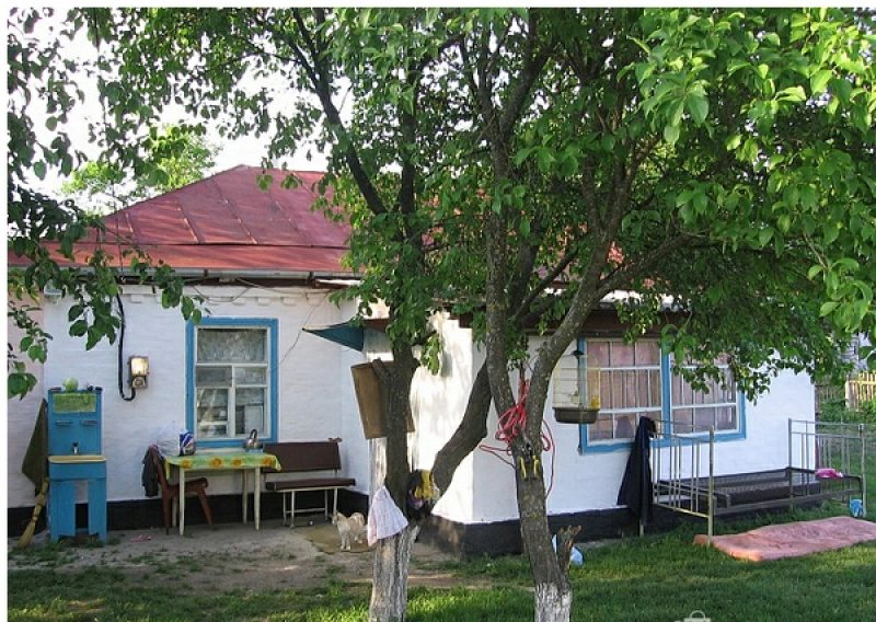House for sale. 4 rooms, 54 m². 54, Partyzanskaya, Khorol. 