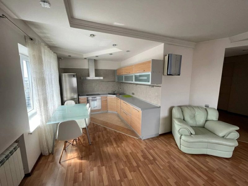 Продаж квартири. 3 кімнати, 98 m², 11 поверх/15 поверхів. 144, Академика Павлова, Харків. 