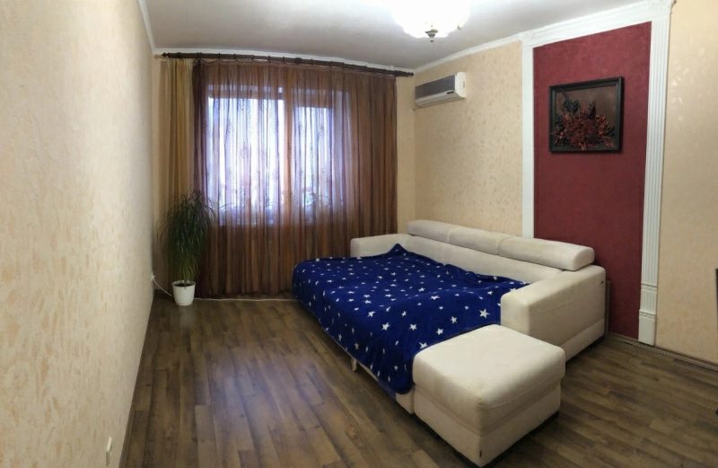 Apartment for rent. 1 room, 44 m², 8th floor/10 floors. 59, Vylyamsa, Odesa. 