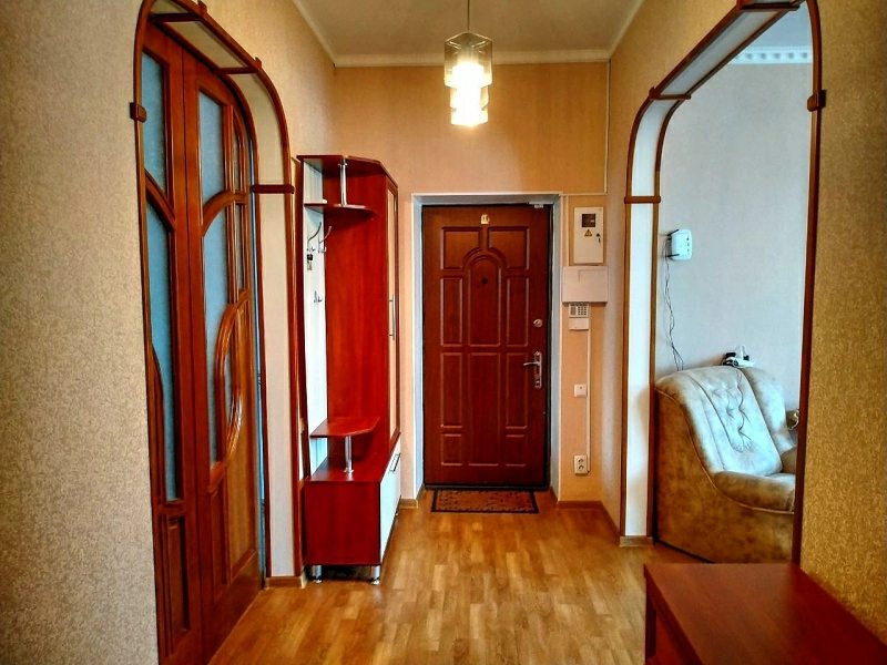 Продаж квартири. 3 rooms, 69 m², 2nd floor/2 floors. Пр-т Восточный, Бердянськ. 