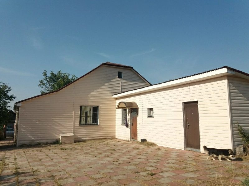 House for sale. 5 rooms, 108 m², 1 floor. Ulytsa, Yvankov. 
