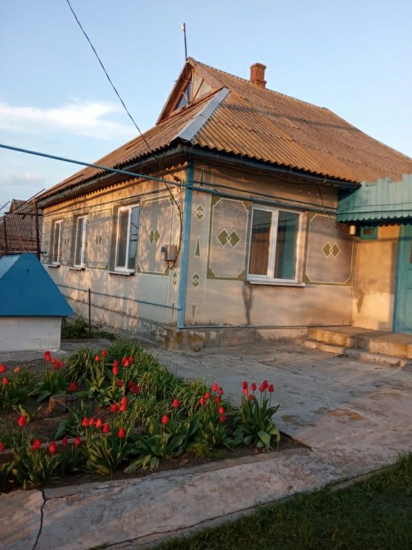 House for sale. 4 rooms, 108 m², 1 floor. Molodezhnaya, Novotroytskoe. 