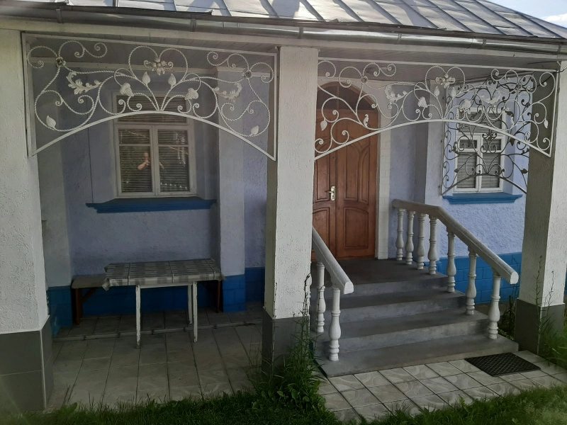 House for sale. 4 rooms, 80 m², 1 floor. Sadovskoho, Smotrych. 