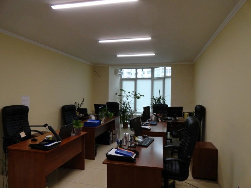 Продам офіс. 4 rooms, 103 m², 2nd floor/15 floors. 54, Ломоносова 54, Київ. 