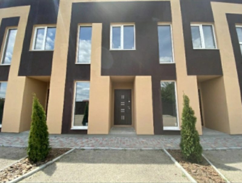Продаж будинку. 13 rooms, 300 m², 2 floors. 7, Калиновая, Бориспіль. 