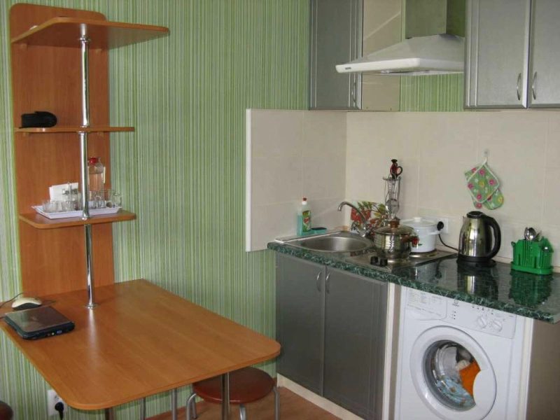 Apartment for rent. 1 room, 20 m², 1st floor/5 floors. 24, Parkovaya, Odeska oblast. 