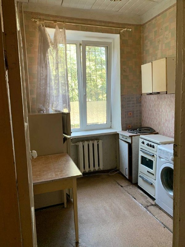 Apartments for sale. 1 room, 32 m², 1st floor/2 floors. Komunalnyy proezd, Kharkiv. 