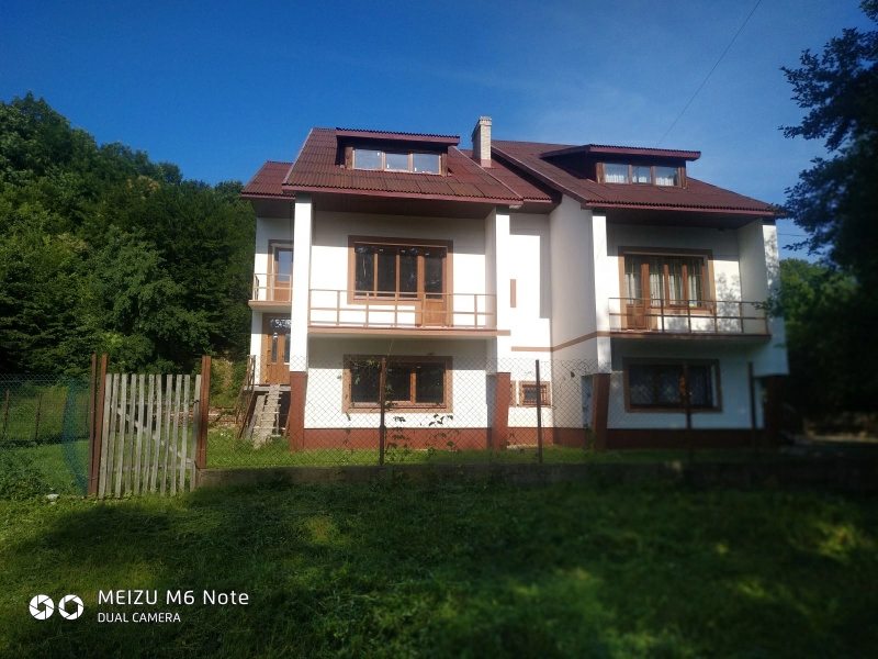 House for sale. 5 rooms, 170 m², 2 floors. Zryny, Chynadyevo. 