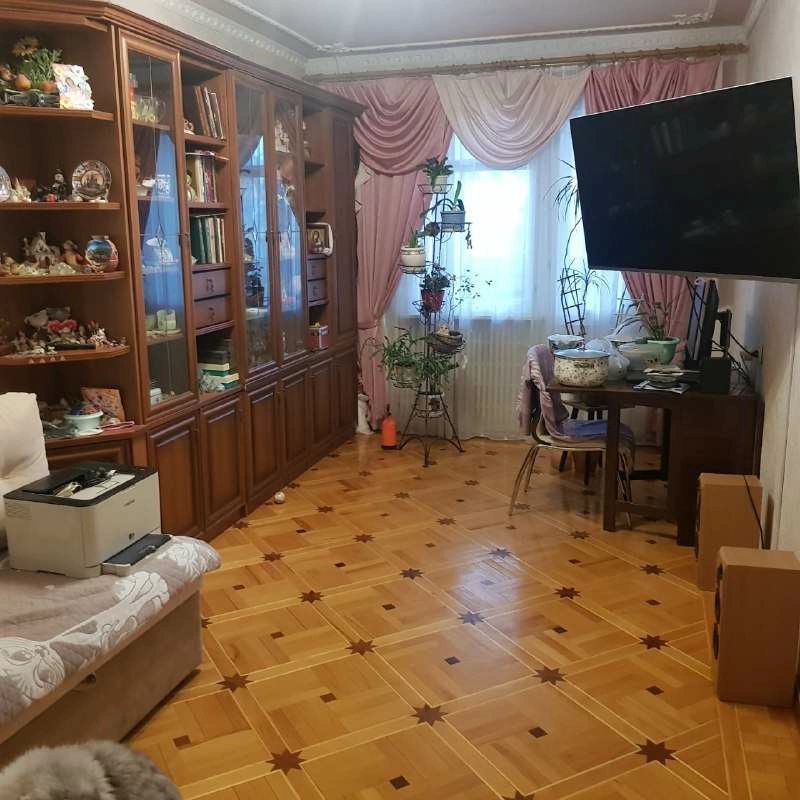 Продаж квартири. 3 кімнати, 65 m², 2 поверх/9 поверхів. Архитекторов, Харків. 