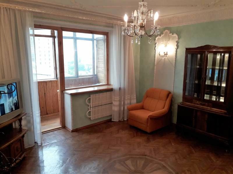 Продаж квартири. 3 rooms, 65 m², 8th floor/9 floors. 5, Студенческая, Харків. 