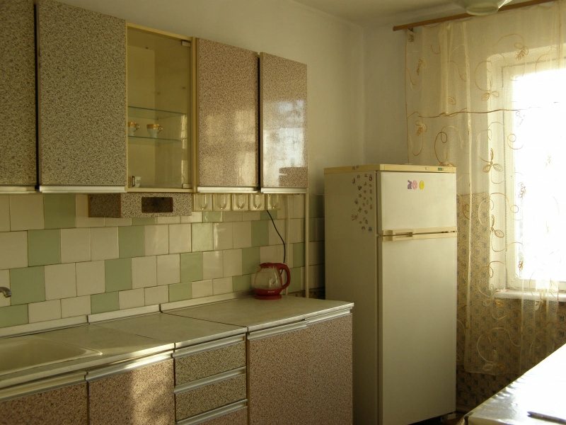 Apartment for rent. 3 rooms, 70 m², 9th floor/9 floors. 57, Pokrysheva, Kherson. 
