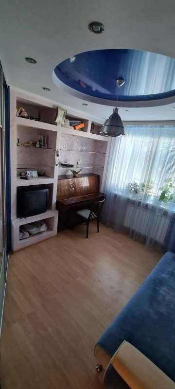 Продаж квартири. 4 кімнати, 82 m², 3 поверх/16 поверхів. Дружбы народов, Харків. 